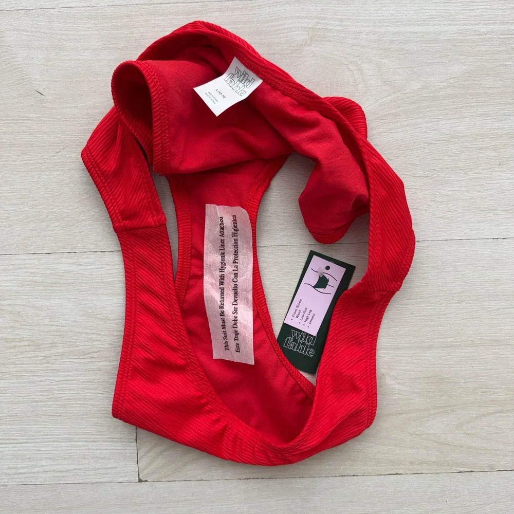 Wild‎ Fable Bikini Bottoms Womens L Red High Leg Scoop Waist Cheeky Textured NEW